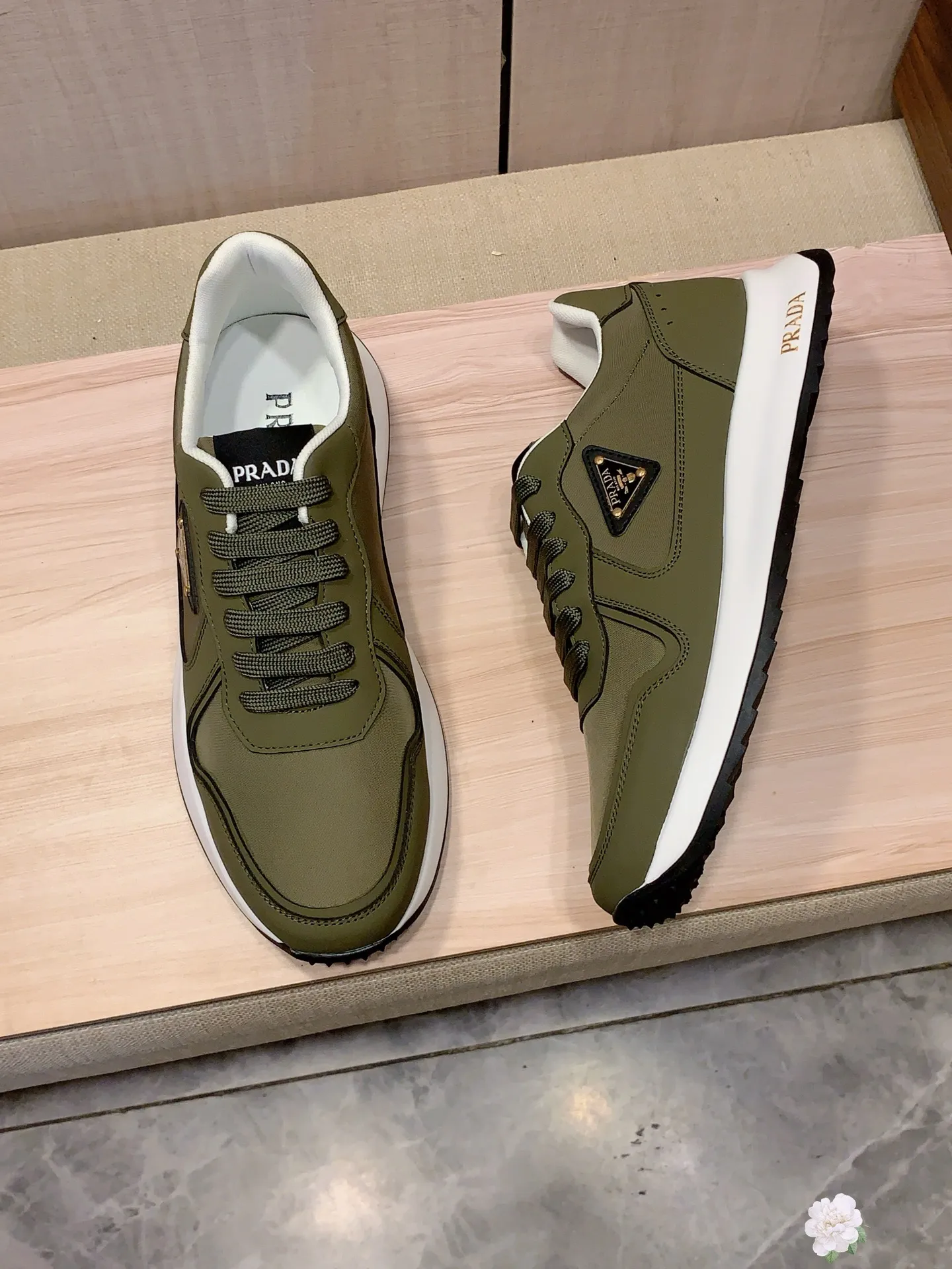 Men's men's shoes💰460💰💰🎩🎩[Lightning][Lightning] "PRADA*" The latest and most popular casual shoes, top brand [seduce] luxury ~ purchasing agency, top ~ quality. [Strong] The upper is made of imported breathable cowhide with material ➕ breathable sheepskin feet (•) and fine workmanship. The original stylish and stylish soft rubber wear-resistant and non-slip outsole is light and comfortable on the feet. The real thing looks better when photographed in person. 0121: code: 38-44, 4️⃣ colors selected